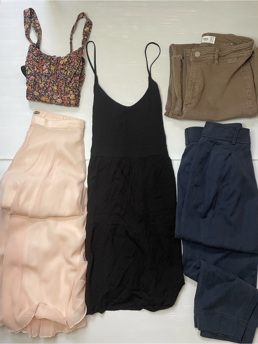Bundle Of 5 Pieces Size Sm Clothes Everlane MNG Abercrombie & Fitch Natural Life